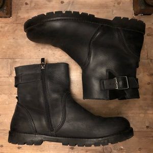 Birkenstock Stowe Zip Boots in Black